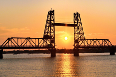 筑後川昇開橋2021　10月-2　夕陽と昇開橋