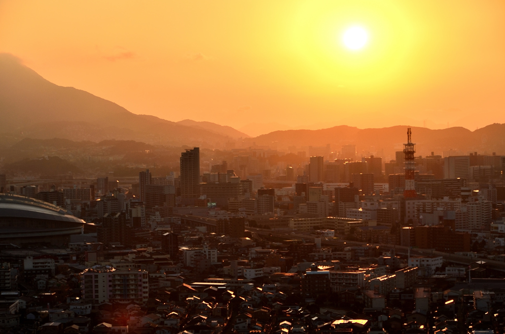 Ｋ市2021　10月　夕陽と都市①