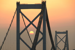 関門橋2022　7月-1　夕陽と鉄塔