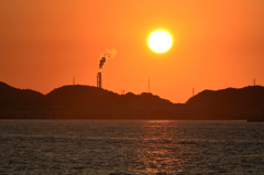 関門海峡2020　12月-2　夕陽と煙突