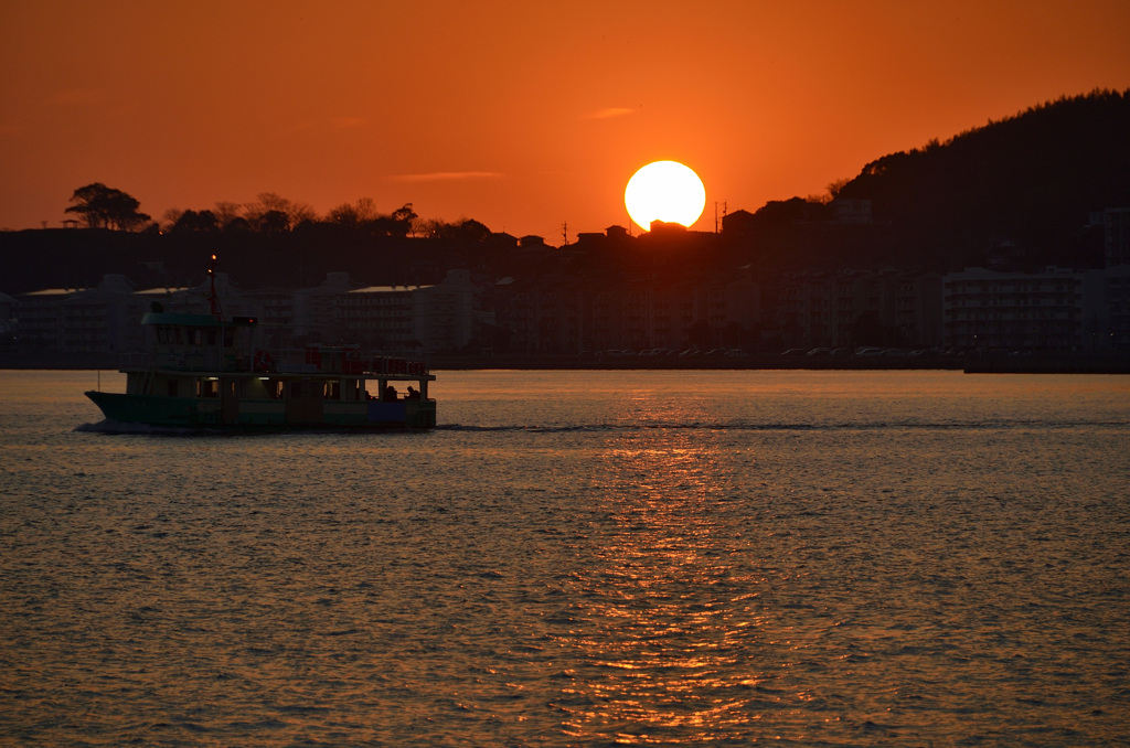 洞海湾2020　1月　夕陽＆渡船航跡