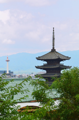 京都2022　7月　八坂の塔と京都タワー