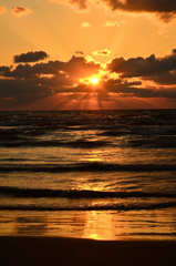 稲佐の浜2020　11月-1　夕陽と光芒②