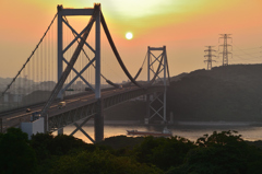 関門橋2022　7月-2　夕陽と関門橋①