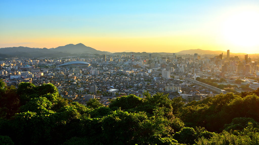 Ｋ市2022　夏の光-2　都市の夕景