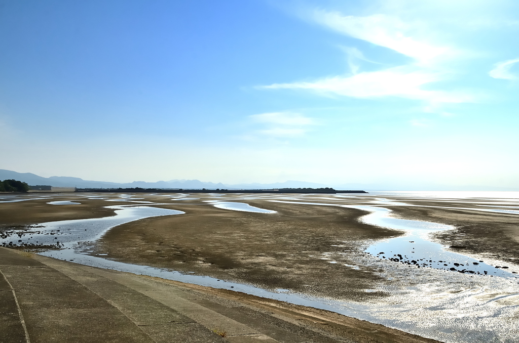 真玉海岸2022　晩夏　干潟と青空②