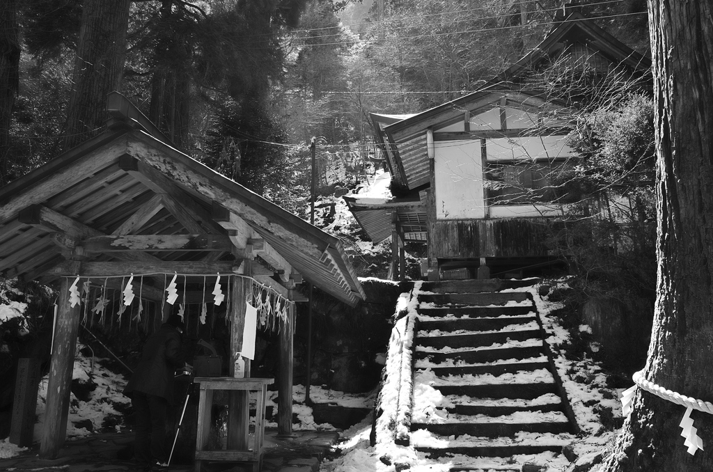 高住神社2022　2月　手水舎①