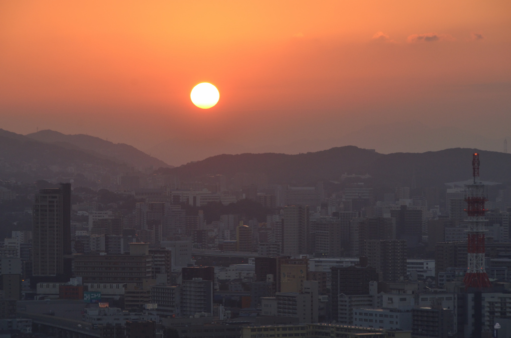 Ｋ市2020　10月-2　夕陽と電波塔