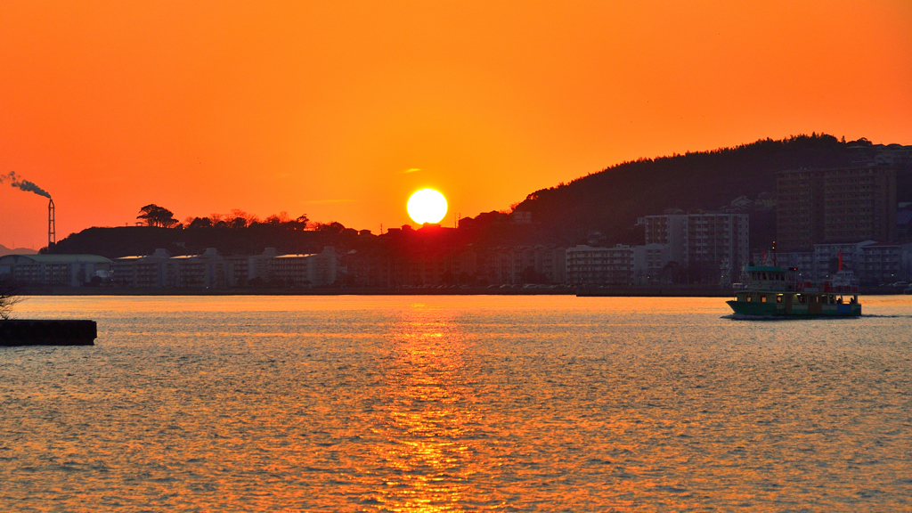 洞海湾2020　1月-5　夕陽＆渡船帰港中