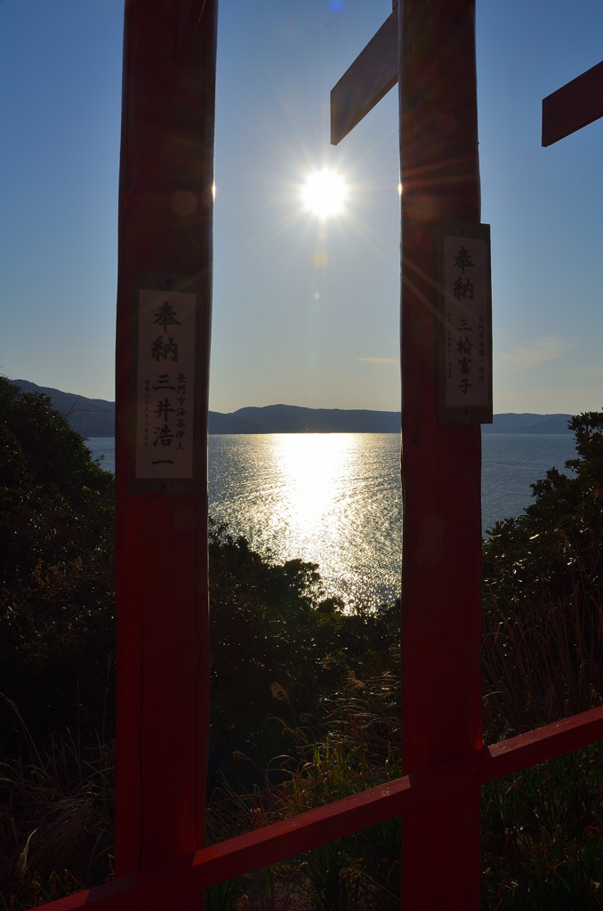 元乃隅稲成神社2020　3月　光る海①