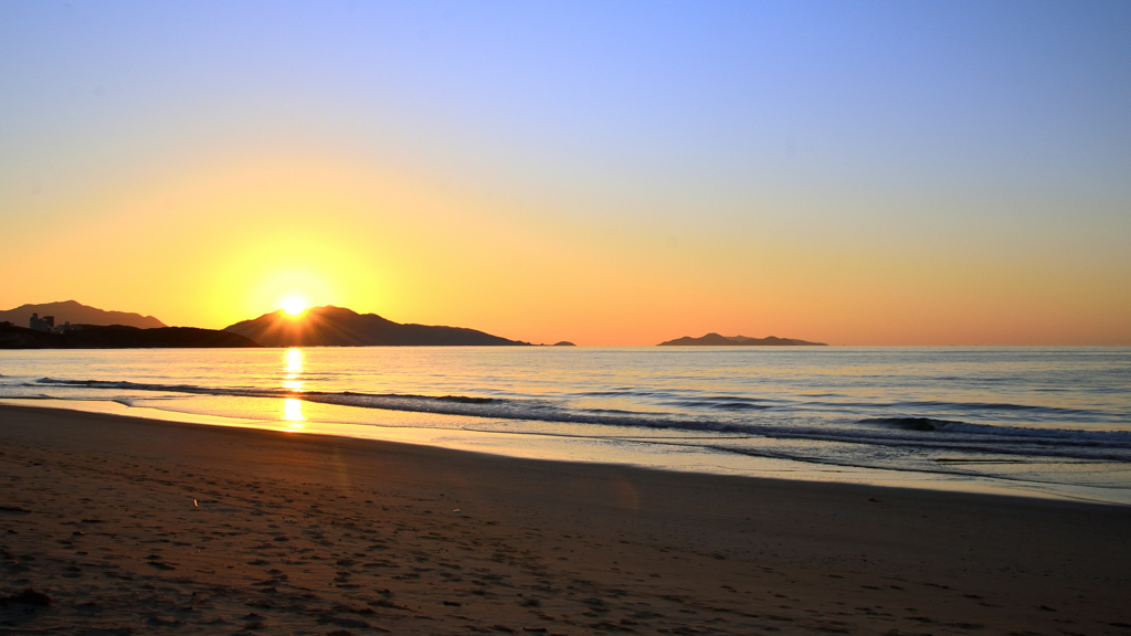 岩屋海岸2021　12月　夕陽と浜辺