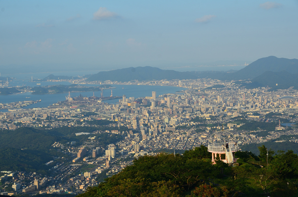 皿倉山2019　9月-1  眺望北、門司区　関門海峡　関門橋