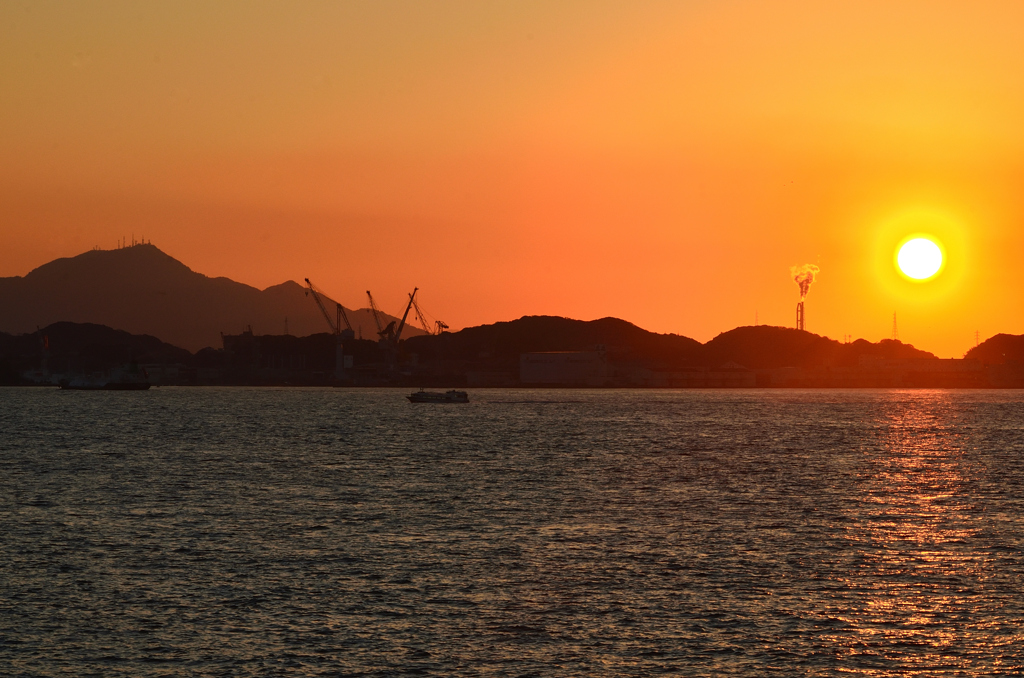 関門海峡2020　12月-2　夕陽と海峡