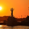 門司港2022　12月-2　タグボートと夕陽