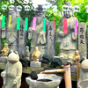 如意輪寺2022　8月-7　風鈴と七福神石像