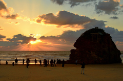 稲佐の浜2020　11月-1　夕陽と弁天島