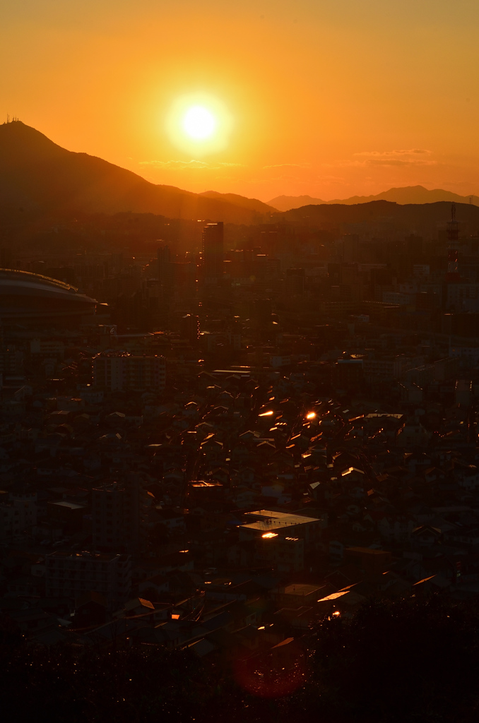 Ｋ市2022　2月　　都市と光の道