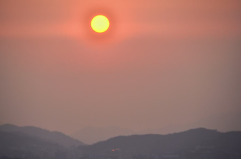 Ｋ市2022　3月-2　黄砂　夕陽