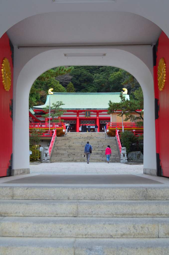 赤間神宮2019　水天門より外拝殿