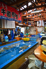 箕島漁港2020　1月　牡蠣直売所作業場