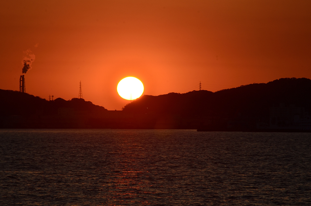 関門海峡2020　12月　夕陽と稜線