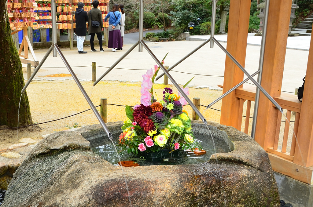 竈神社2021　冬　手水舎