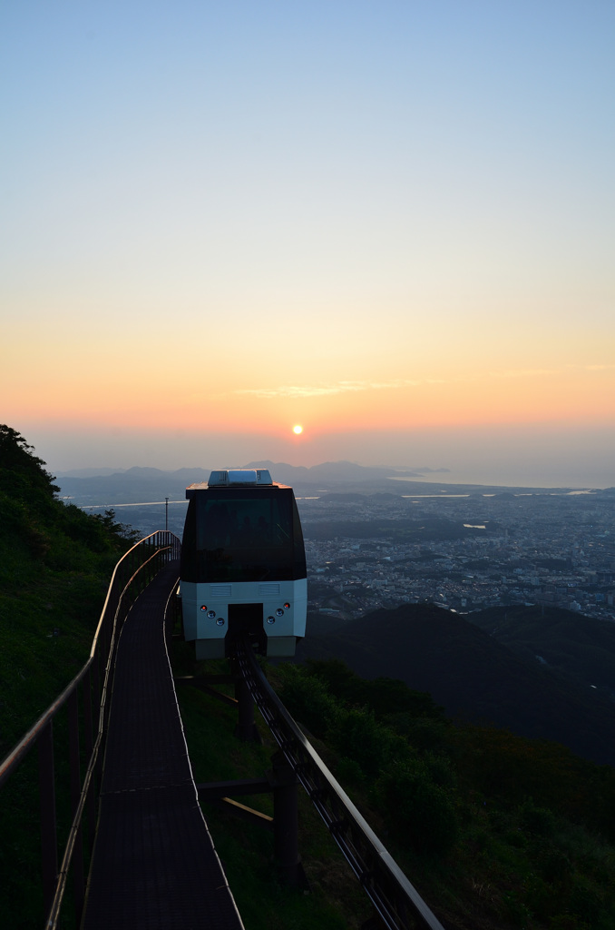 皿倉山2019　9月-1　夕陽とｽﾛｰﾌﾟｶｰ