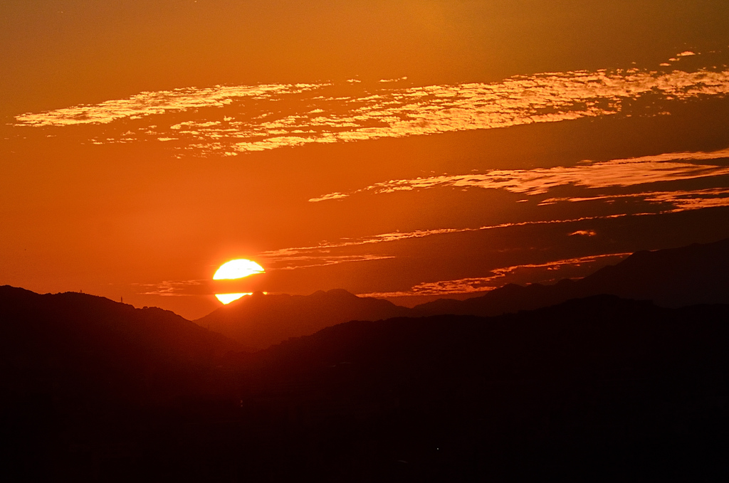 Ｋ市2021　10月-4　夕陽と金山