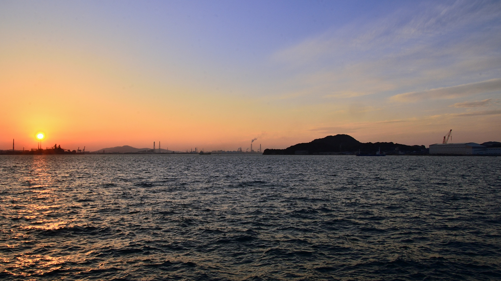 関門海峡2022　2月　海峡と夕陽