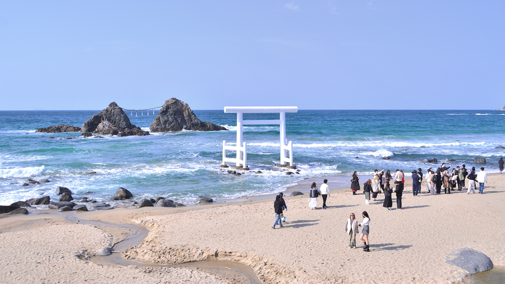 櫻井二見が浦2024　3月-01　鳥居と夫婦岩①