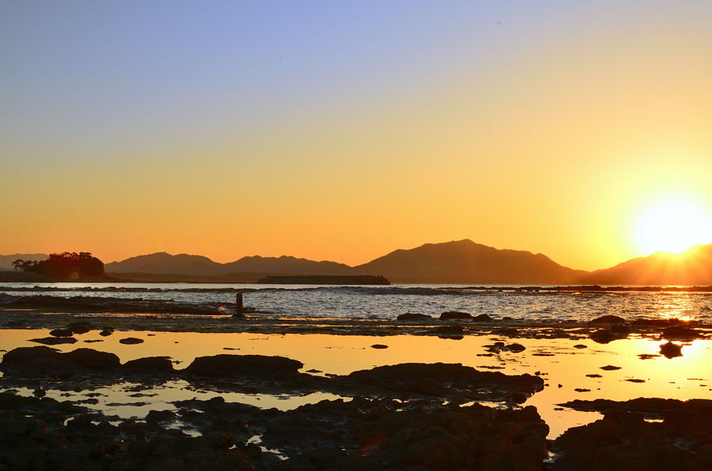 狩尾岬2020　12月-1　夕陽と洞山