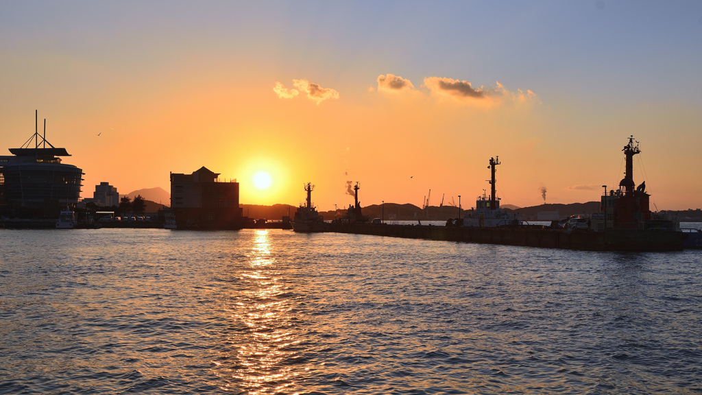 門司港2022　船溜と夕陽