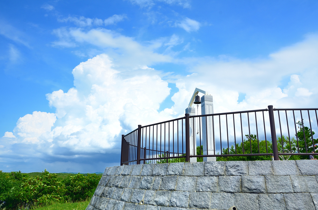 はまゆう公園2021　夏　青空と響愛の鐘