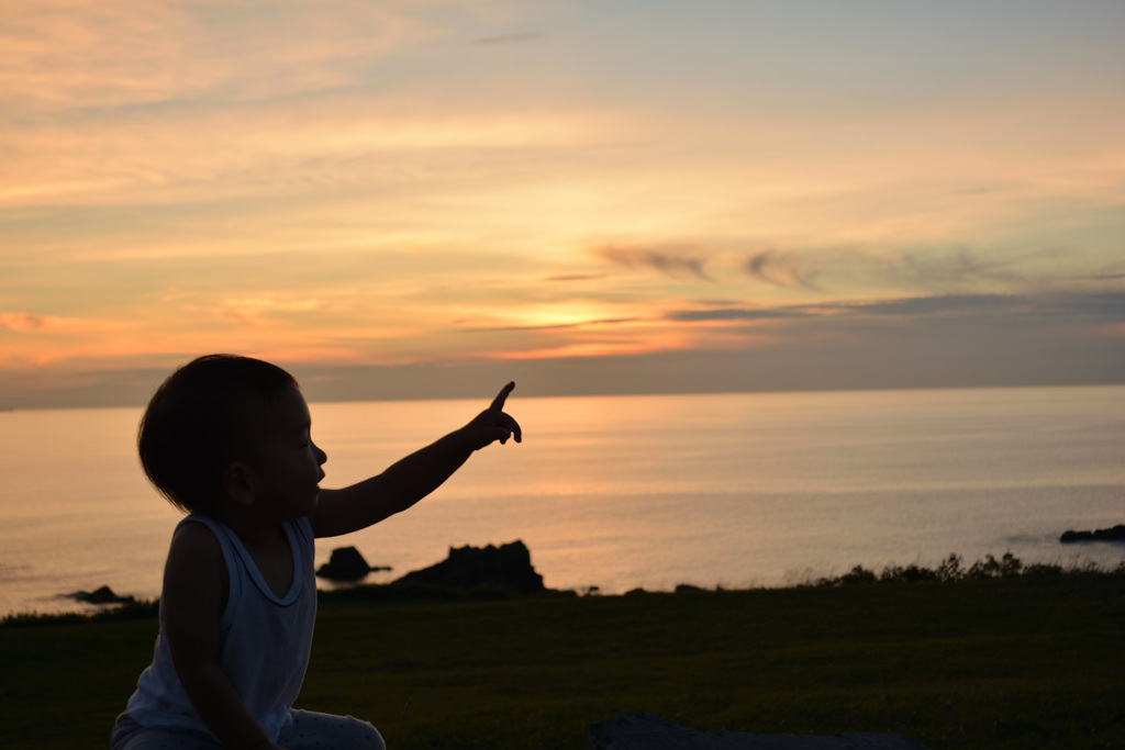 夕日の向こう側