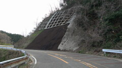 弥彦山スカイラインで2019年07月に崩れた斜面_2