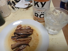 フィンランドの魚とジンで一杯
