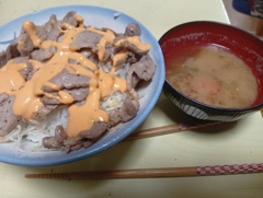 ガーリックポーク丼