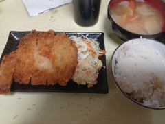 夜はとんかつ定食