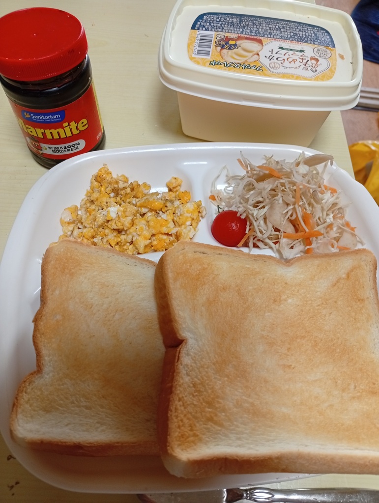 朝はパン