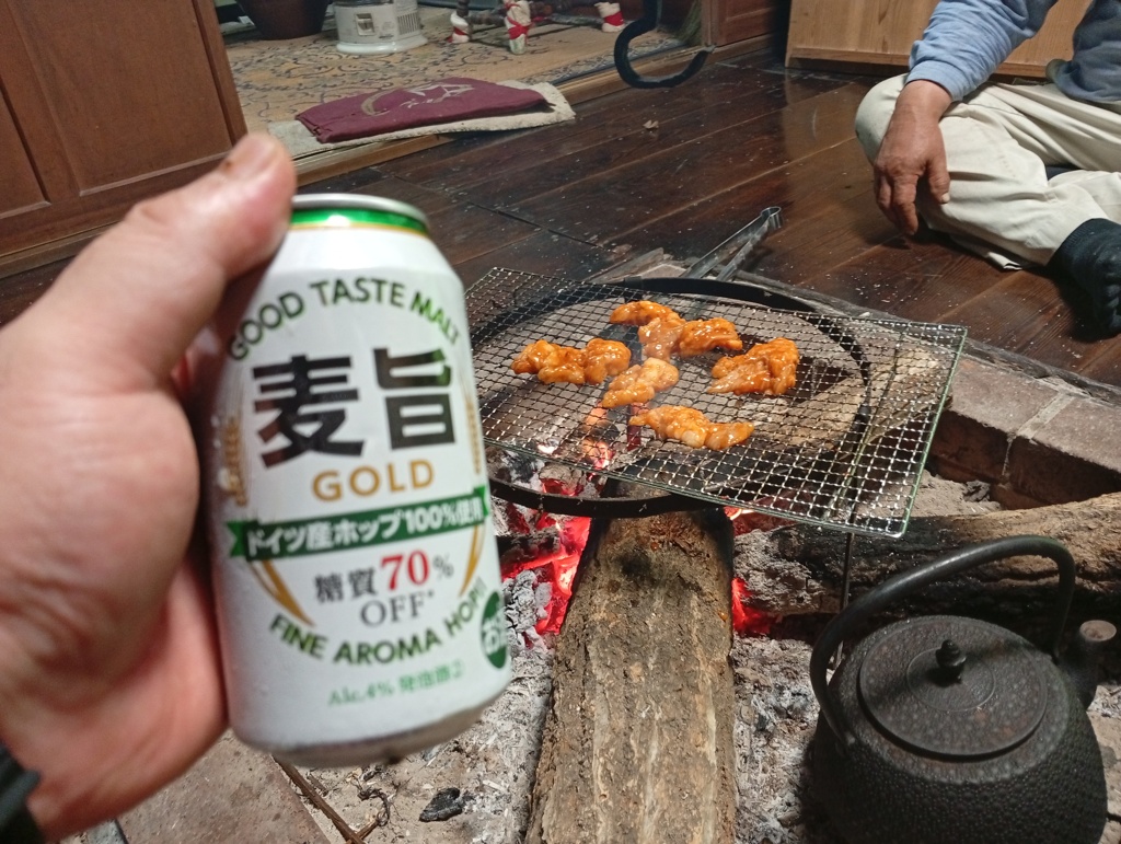 古民家の囲炉裏で焼肉