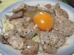 バジルポーク丼