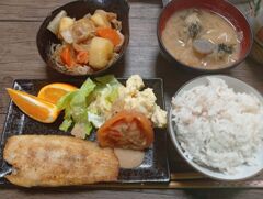 鮭のムニエル定食