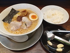 花月嵐のとんこつラーメン