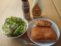 パンとサラダ