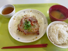 昼は塩こうじチキン定食