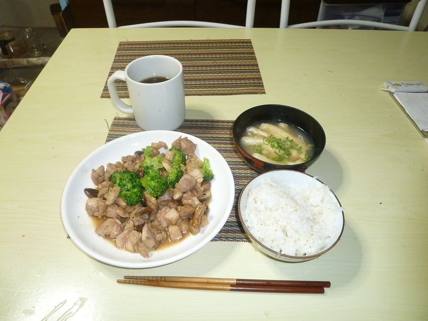 鶏肉とブロッコリーの炒め物　20200930