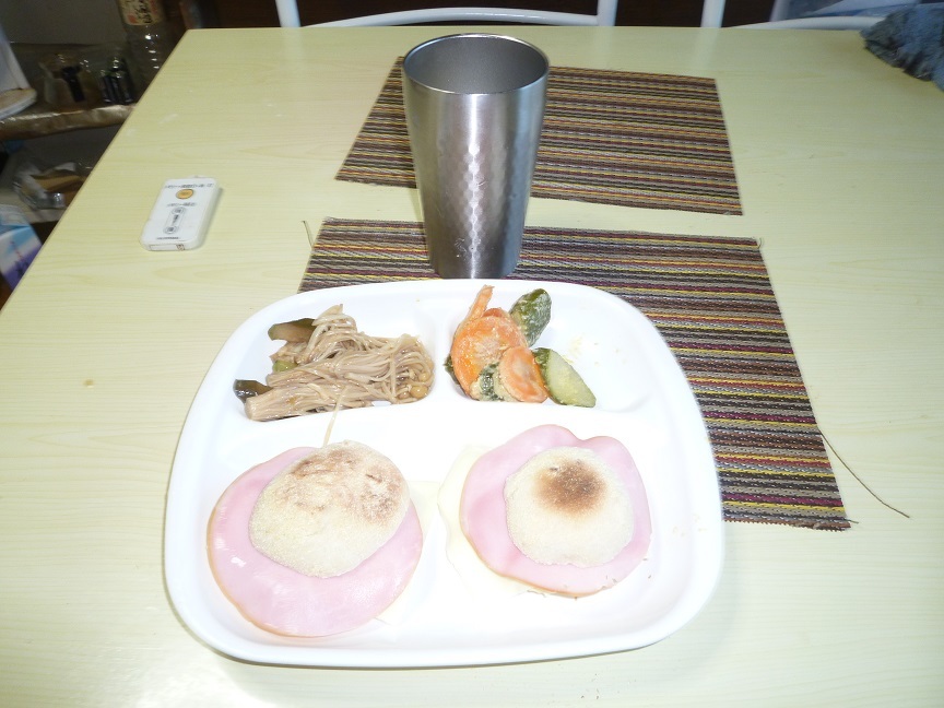 イングリッシュマフィン　朝食　20200816