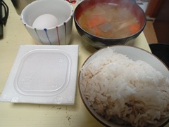 朝は納豆定食