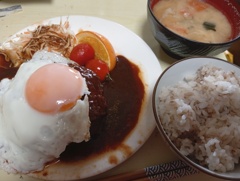 ハンバーグ定食