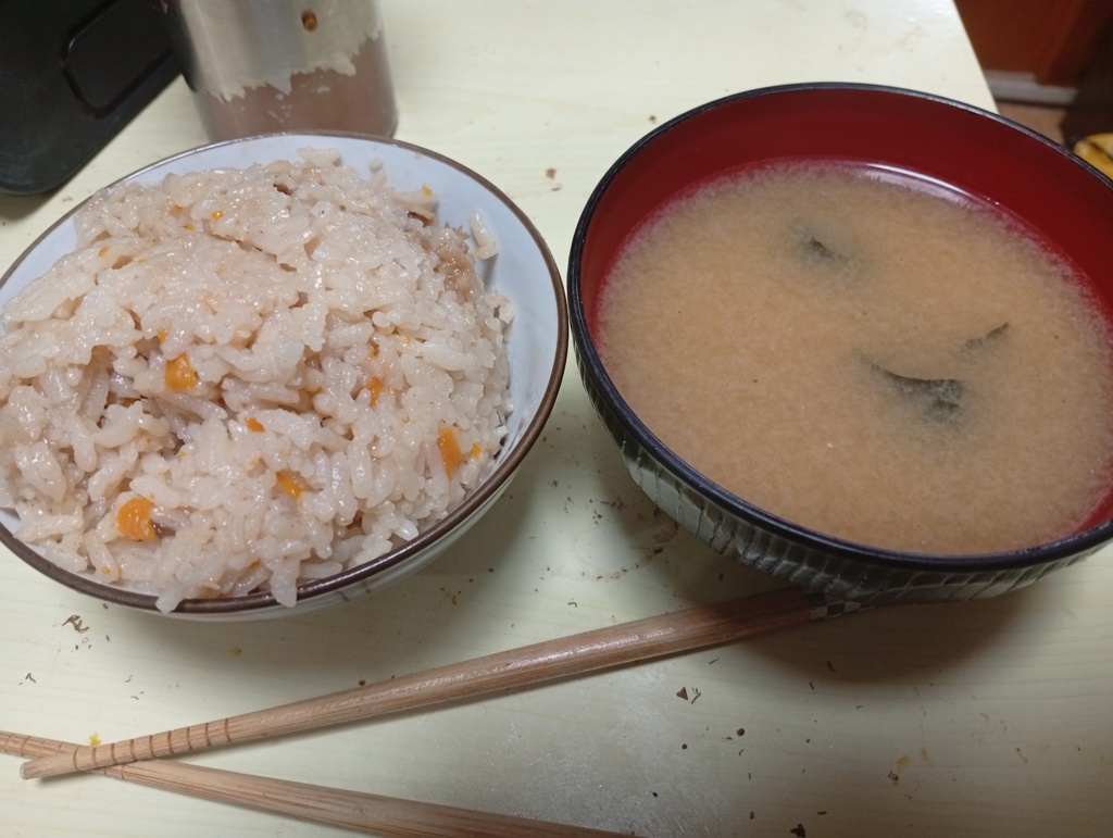 松茸ご飯と味噌汁